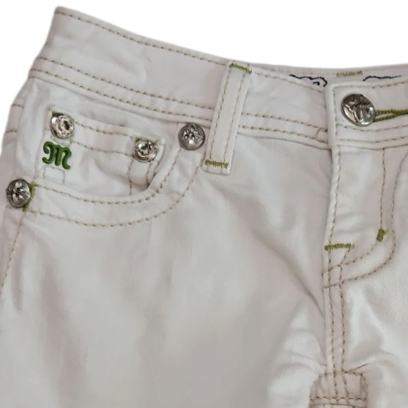 Miss Me Girl’s White Floral Embellished Denim Cut Off Shorts Size 10 - Picture 4 of 7